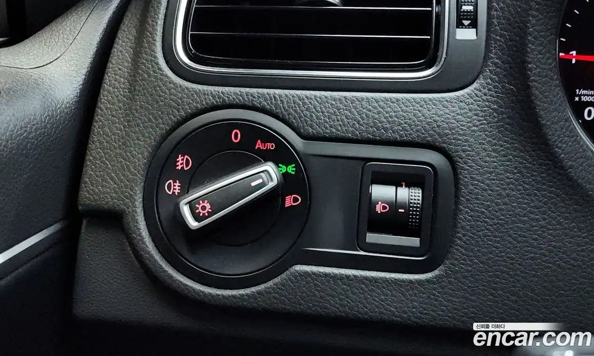 Volkswagen Polo 2015 1.4 Автомат в Москве № 199133, фото 17