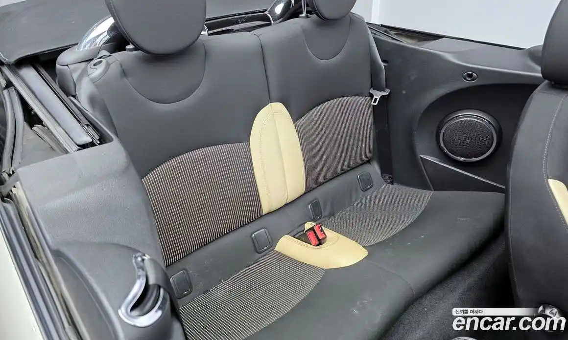 Mini Cooper Convertible 2010 1.6 Автомат в Москве № 200041, фото 12