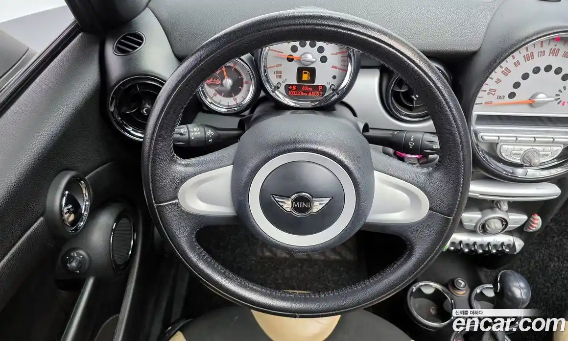 Mini Cooper Convertible 2010 1.6 Автомат в Москве № 200041, фото 13