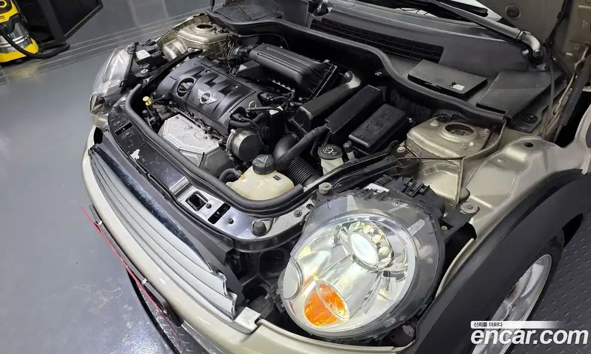 Mini Cooper Convertible 2010 1.6 Автомат в Москве № 200041, фото 6