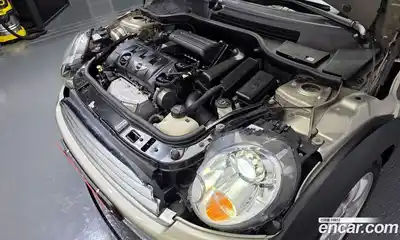 Mini Cooper Convertible 2010 1.6 Автомат в Москве № 200041, миниатюра 6