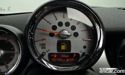 Mini Cooper Convertible 2010 1.6 Автомат в Москве № 200041, миниатюра 8