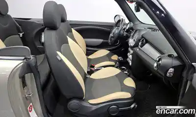 Mini Cooper Convertible 2010 1.6 Автомат в Москве № 200041, миниатюра 10