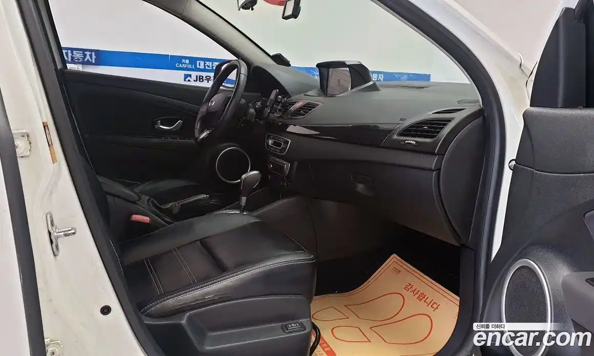 Renault SM3 2015 1.6 Автомат в Москве № 210017, фото 14