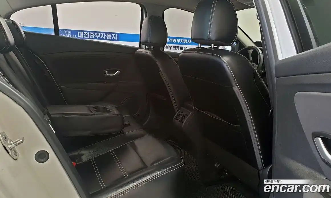 Renault SM3 2015 1.6 Автомат в Москве № 210017, фото 16