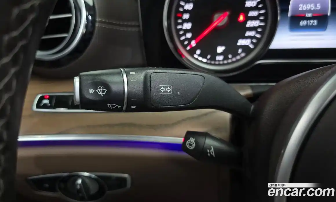 Mercedes-Benz E-Class 2019 1.9 Автомат в Москве № 211998, фото 17