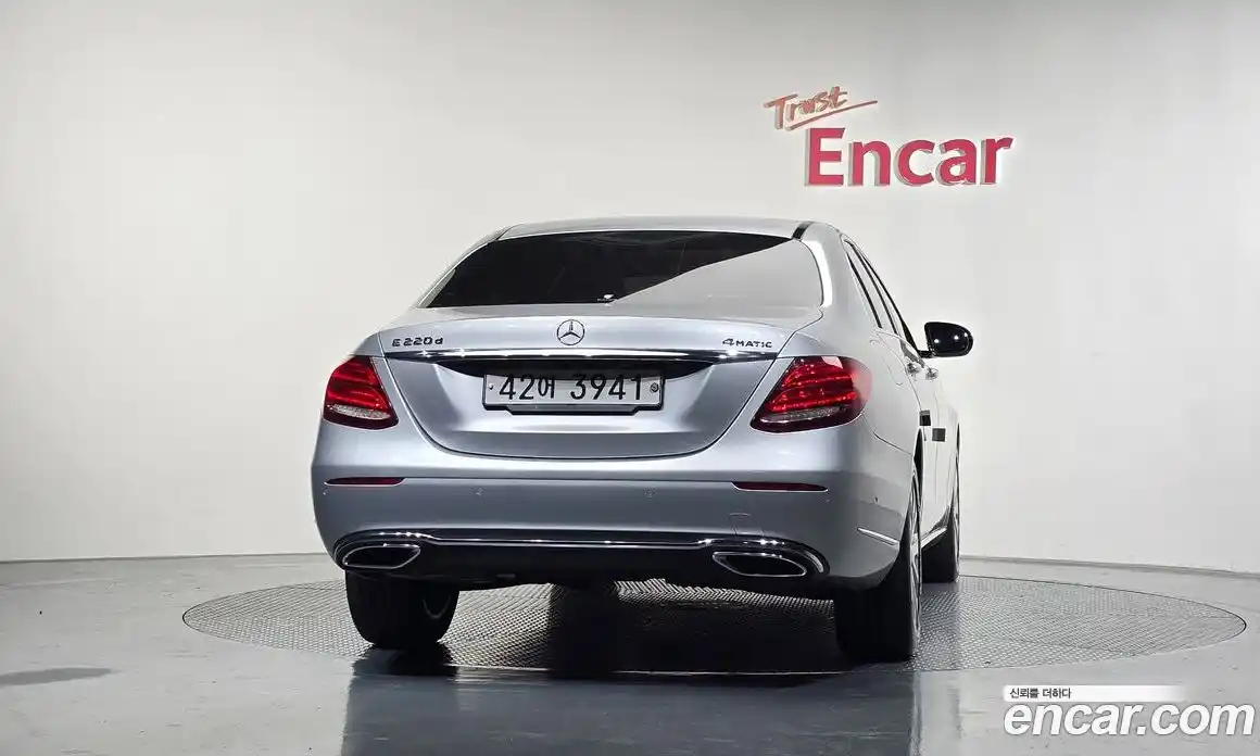 Mercedes-Benz E-Class 2019 1.9 Автомат в Москве № 211998, фото 4