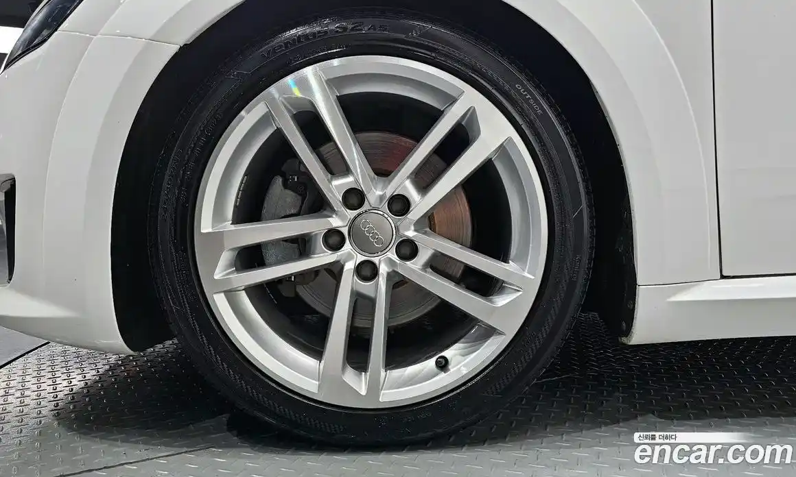 Audi TT 2016 2.0 Автомат в Москве № 229729, фото 5