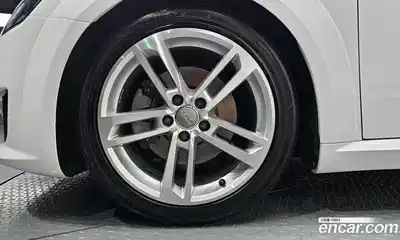 Audi TT 2016 2.0 Автомат в Москве № 229729, миниатюра 5