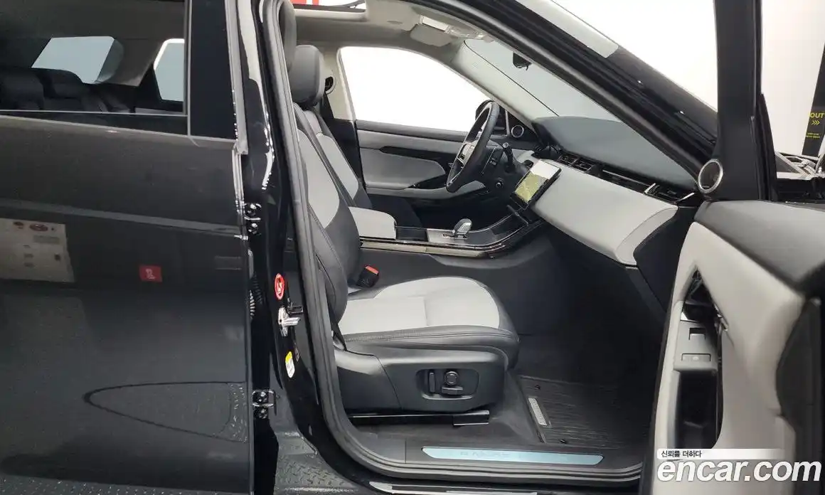 Land Rover Range-Rover Evoque 2024 2.0 Автомат в Москве № 231130, фото 11