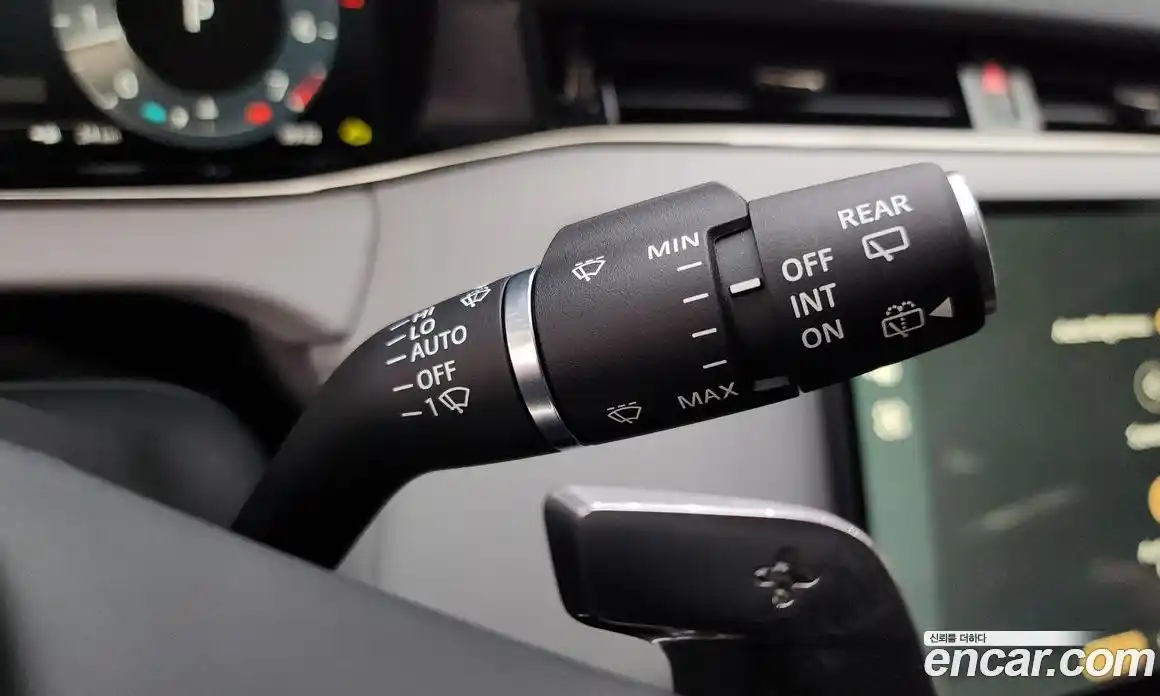 Land Rover Range-Rover Evoque 2024 2.0 Автомат в Москве № 231130, фото 17