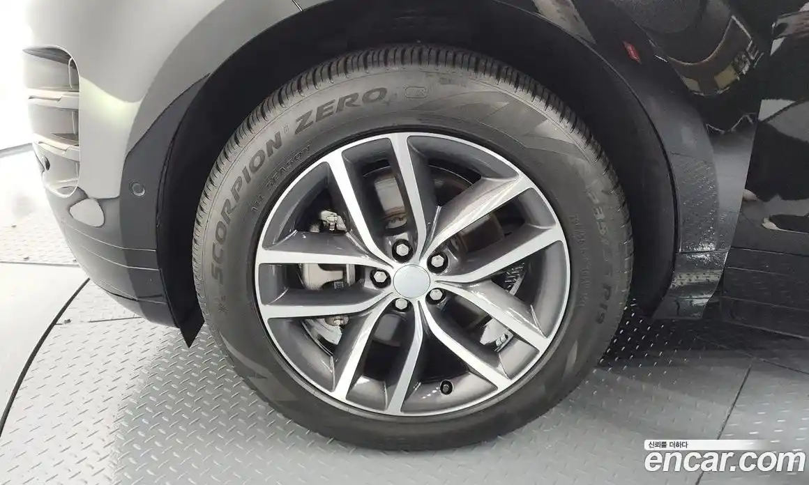 Land Rover Range-Rover Evoque 2024 2.0 Автомат в Москве № 231130, фото 5