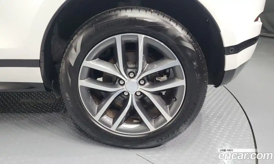 Land Rover Range-Rover Evoque 2024 2.0 Автомат в Москве № 231172, фото 5