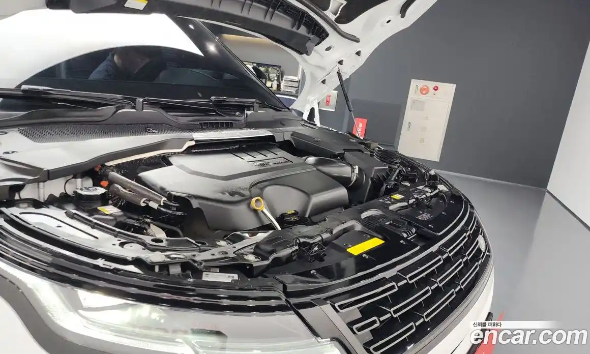 Land Rover Range-Rover Evoque 2024 2.0 Автомат в Москве № 231172, фото 6