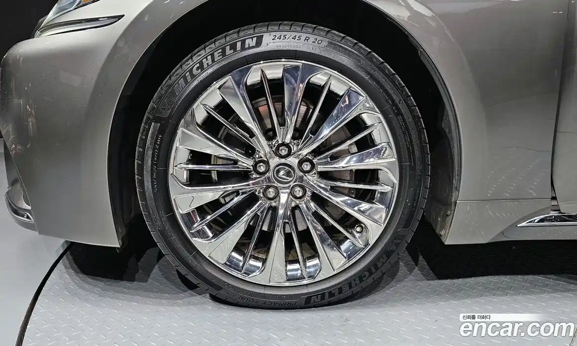 Lexus LS 2018 3.4 Автомат в Москве № 231994, фото 5