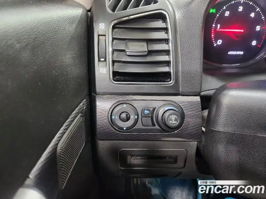 Chevrolet Captiva 2015 2.2 Автомат в Москве № 37198, фото 18