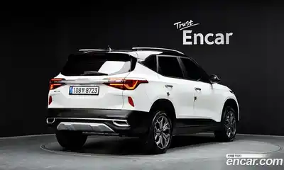 Kia Seltos 2023 1.6 Автомат в Москве № 128272, миниатюра 2