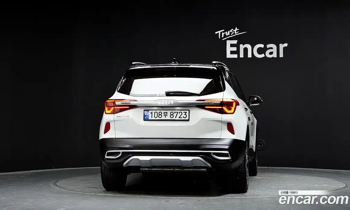 Kia Seltos 2023 1.6 Автомат в Москве № 128272, фото 4