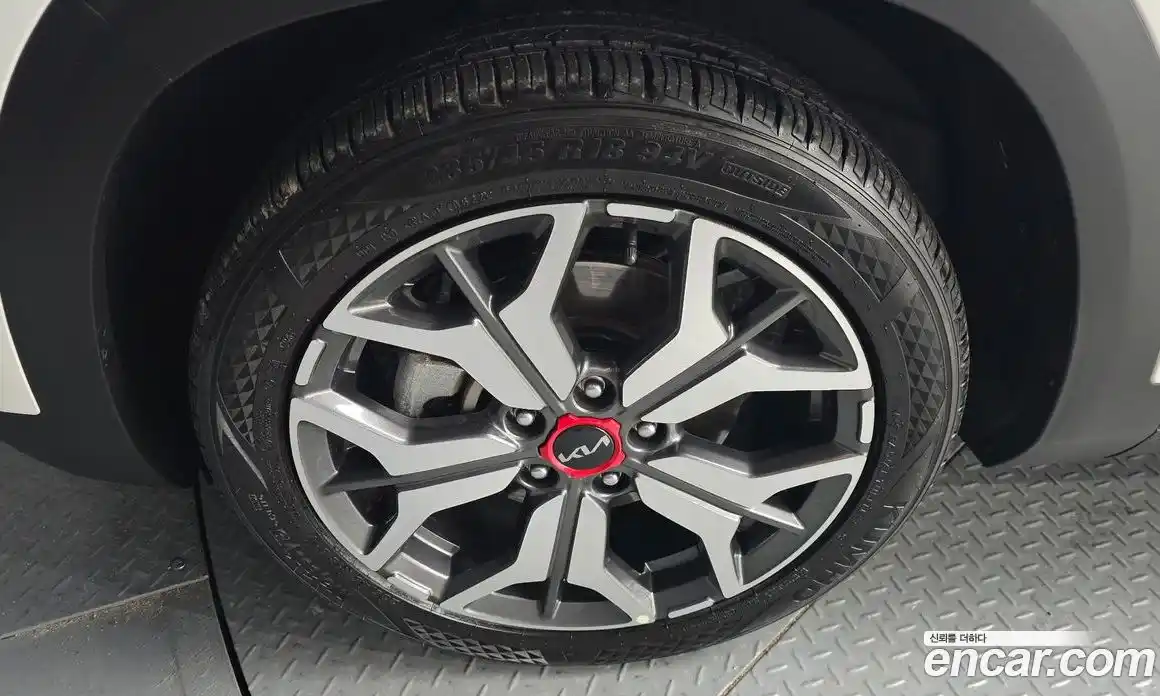 Kia Seltos 2023 1.6 Автомат в Москве № 128272, фото 5