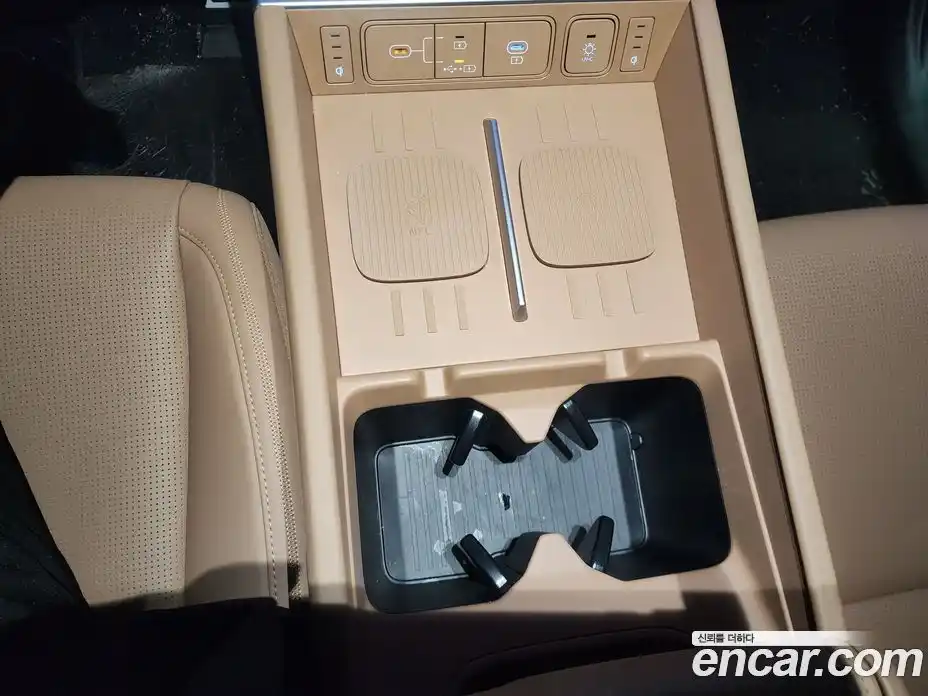 Hyundai Santa Fe 2025 1.6 Автомат в Москве № 129708, фото 8