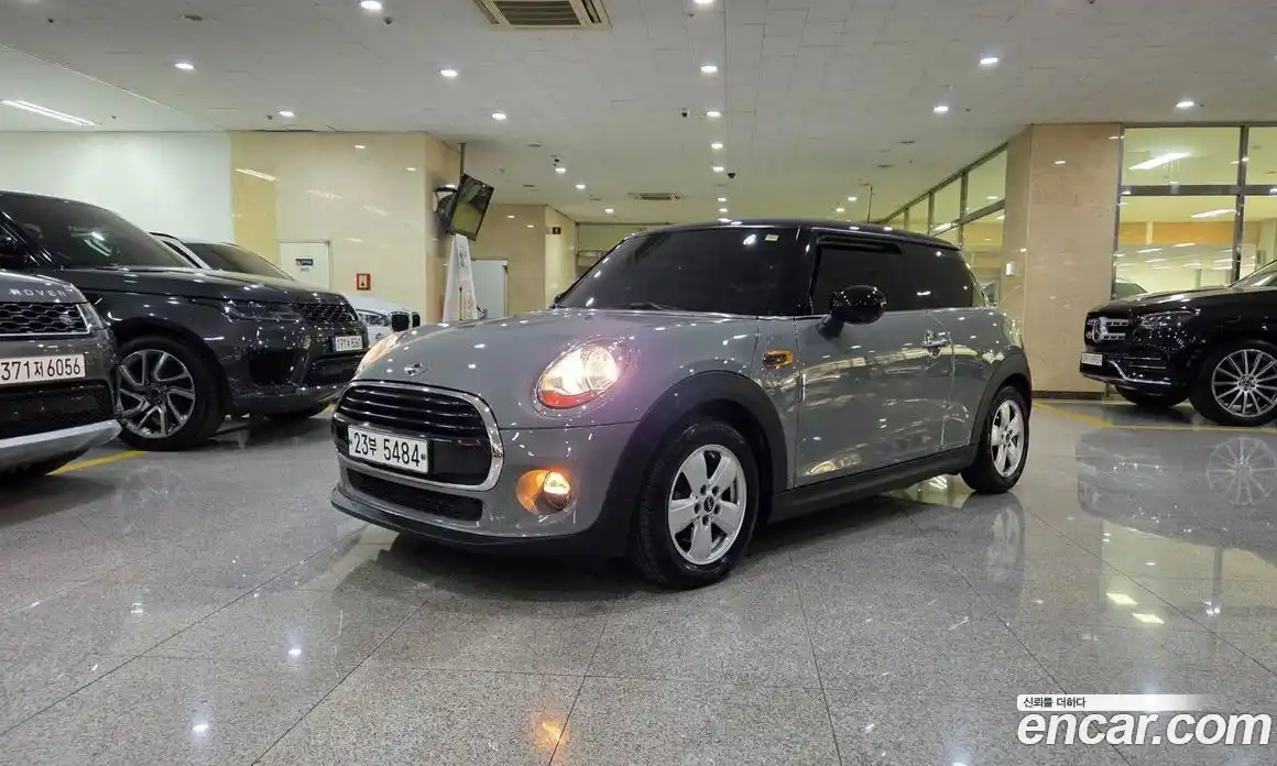 Mini Cooper 2017 1.5 Автомат в Москве № 147115, фото 1