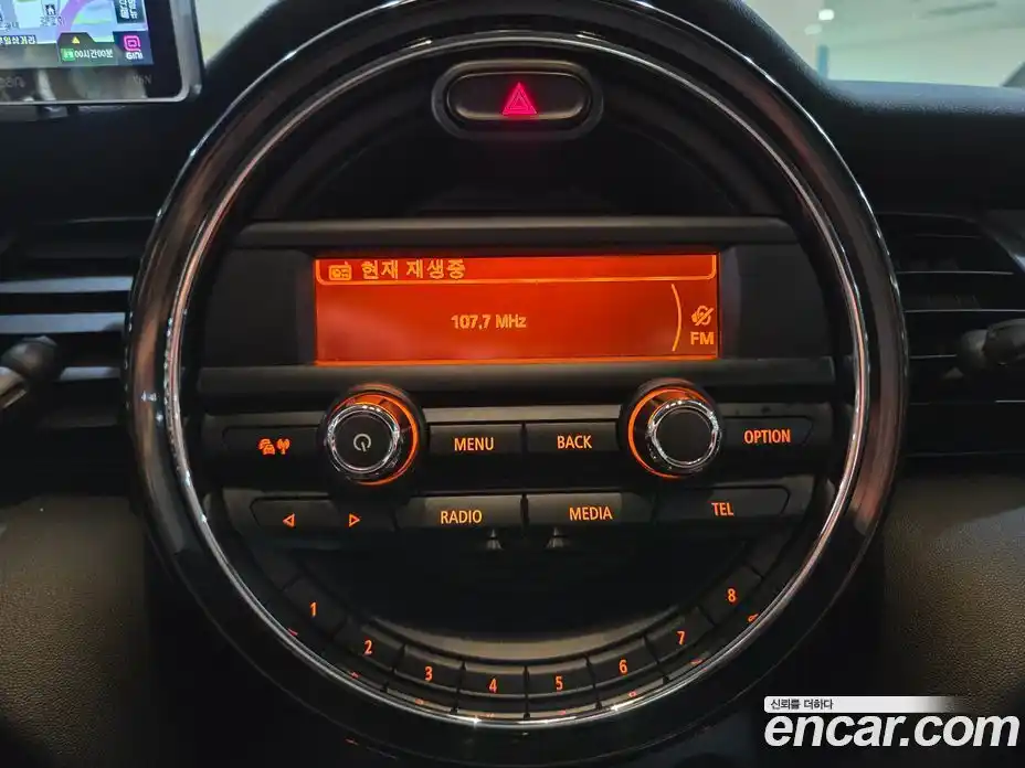 Mini Cooper 2017 1.5 Автомат в Москве № 147115, фото 12