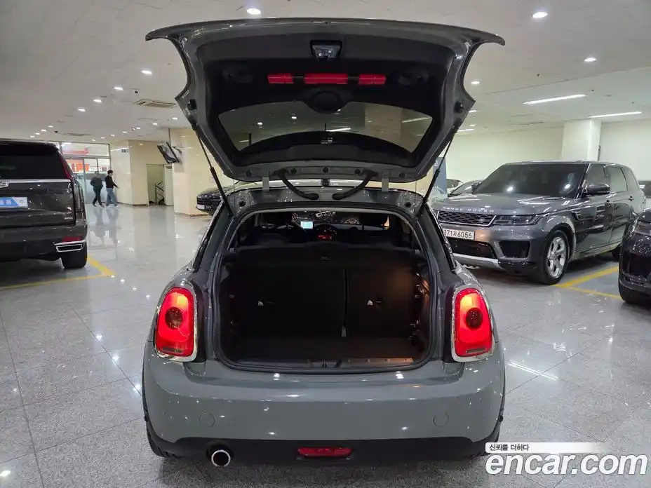 Mini Cooper 2017 1.5 Автомат в Москве № 147115, фото 19