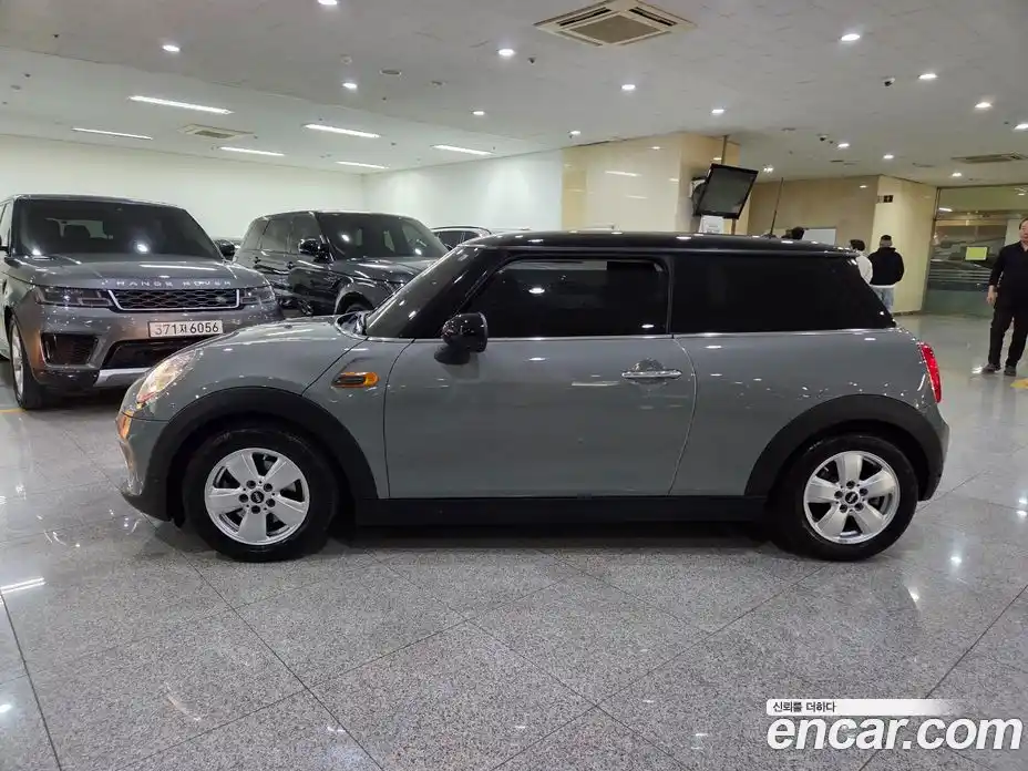 Mini Cooper 2017 1.5 Автомат в Москве № 147115, фото 3