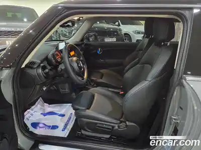 Mini Cooper 2017 1.5 Автомат в Москве № 147115, миниатюра 6