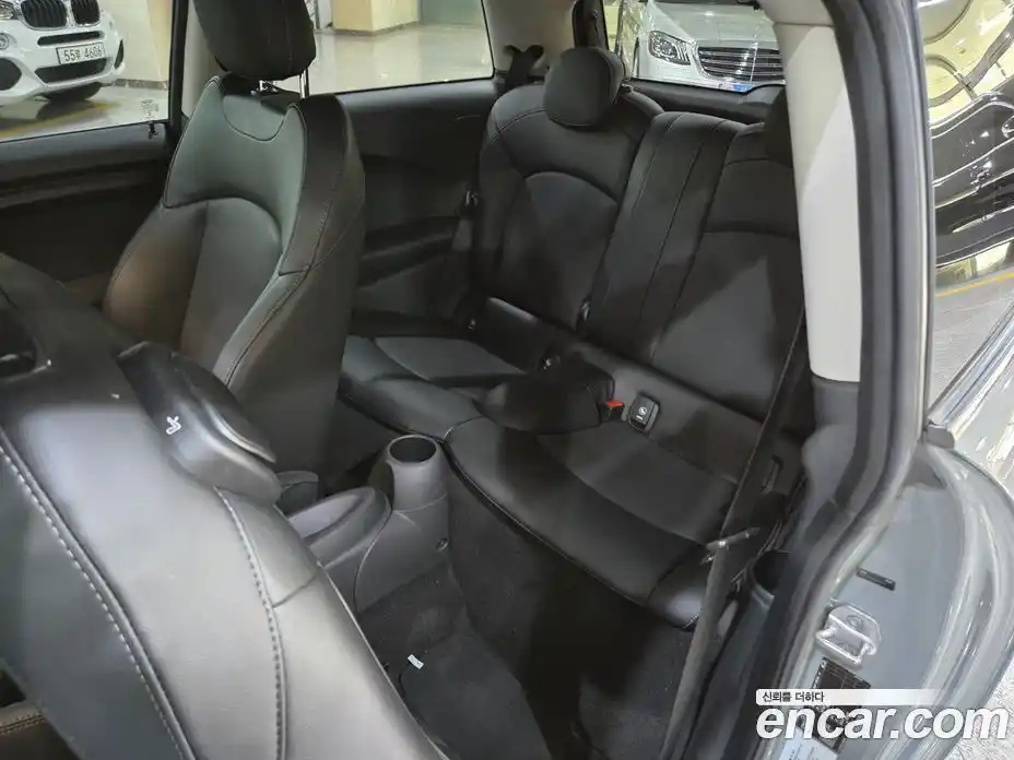 Mini Cooper 2017 1.5 Автомат в Москве № 147115, фото 7