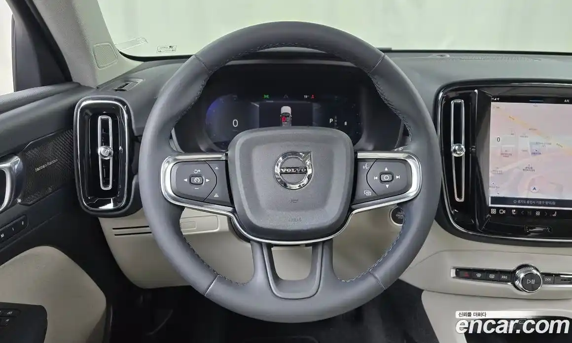 Volvo XC40 2024 2.0 Автомат в Москве № 164123, фото 13