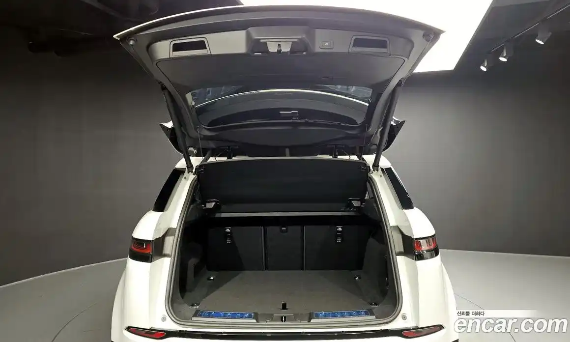 Land Rover Range-Rover Evoque 2023 2.0 Автомат в Москве № 166053, фото 20