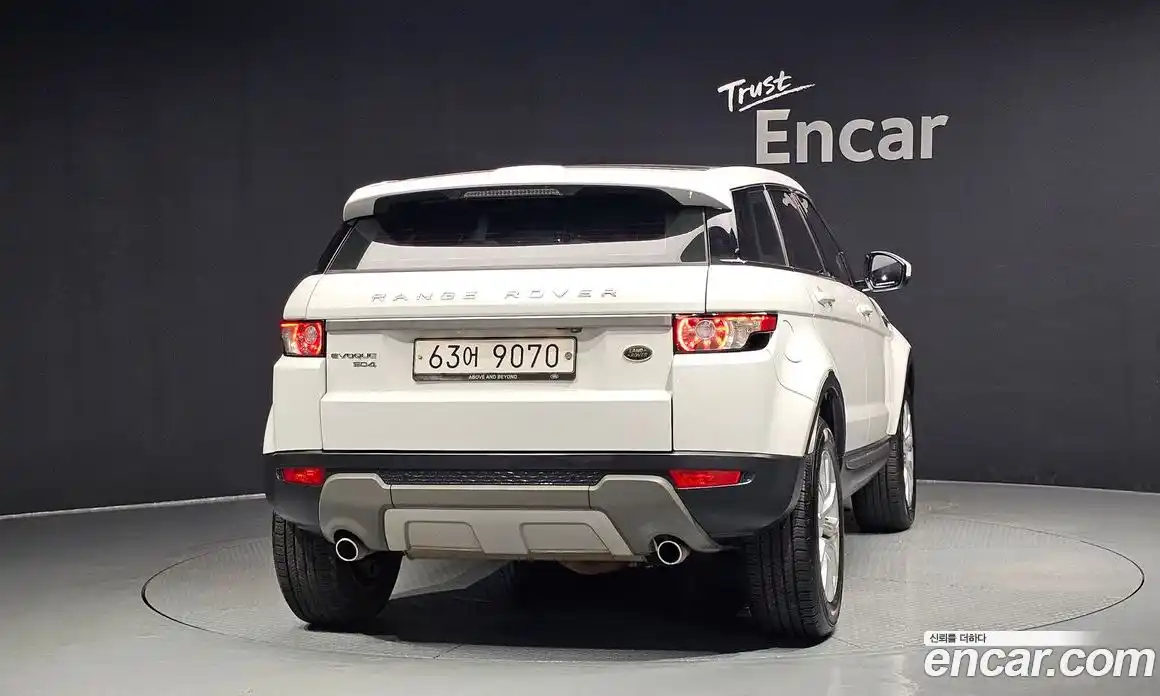 Land Rover Range-Rover Evoque 2015 2.2 Автомат в Москве № 166396, фото 4