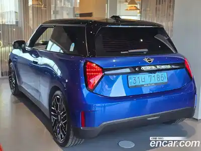 Mini Cooper 2024 Автомат в Москве № 167338, миниатюра 2