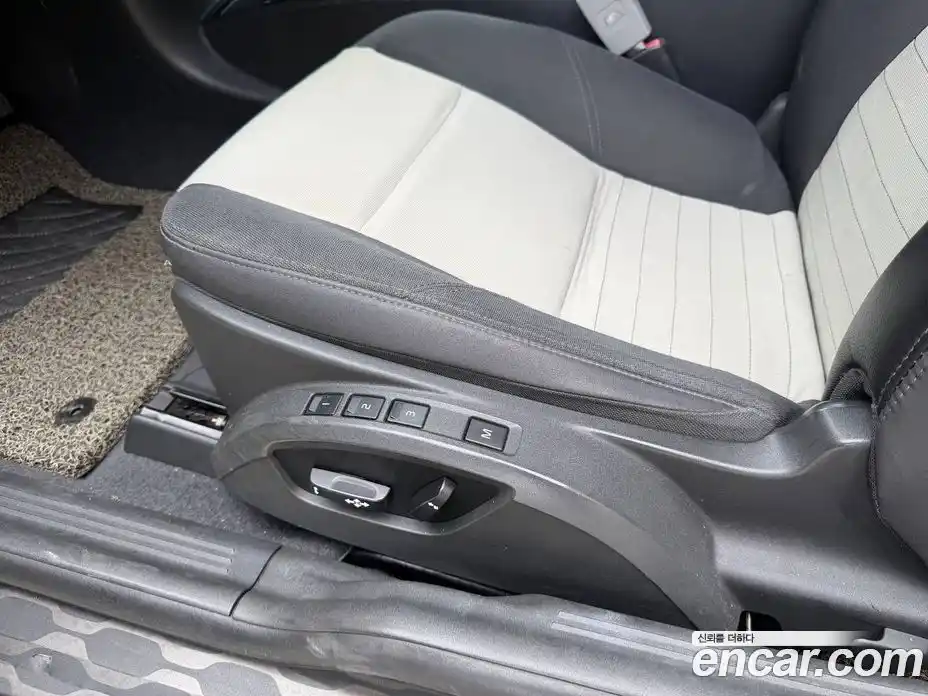 Volvo C30 2012 2.0 Автомат в Москве № 196024, фото 12