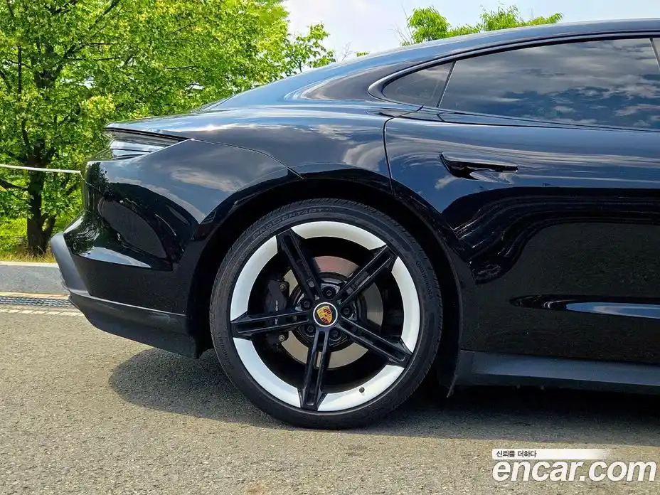 Porsche Taycan 2022 1.0 Автомат в Москве № 197198, фото 17