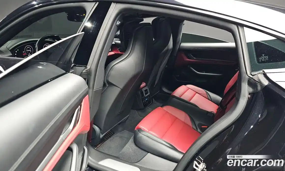 Porsche Taycan 2025 0.1 Автомат в Москве № 197235, фото 11