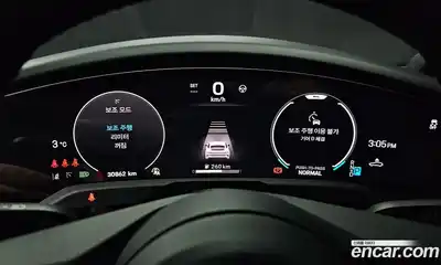 Porsche Taycan 2025 0.1 Автомат в Москве № 197235, миниатюра 8