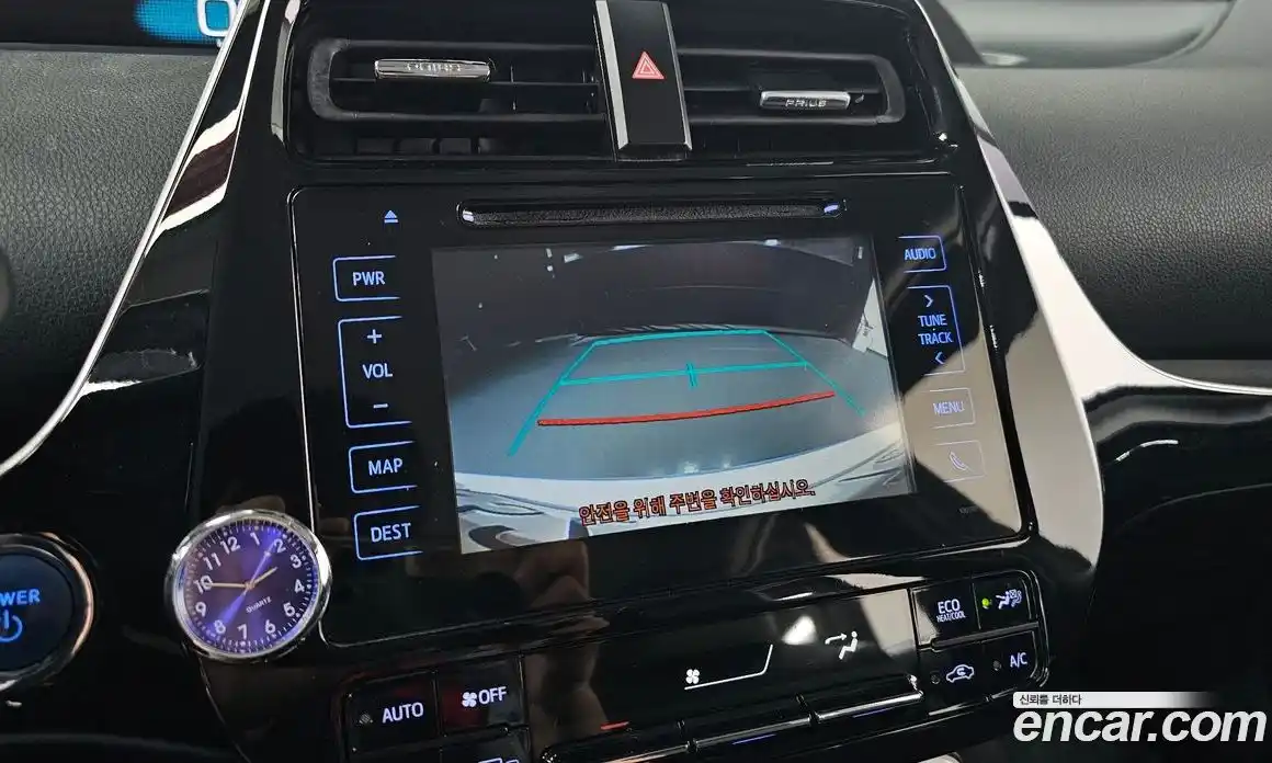 Toyota Prius 2017 1.8 Автомат в Москве № 199694, фото 16