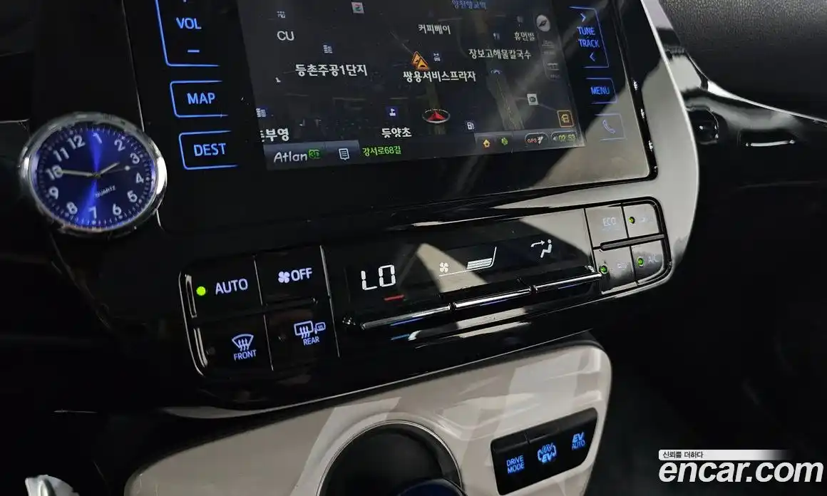 Toyota Prius 2017 1.8 Автомат в Москве № 199694, фото 17