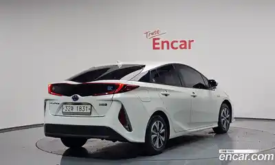 Toyota Prius 2017 1.8 Автомат в Москве № 199694, миниатюра 2