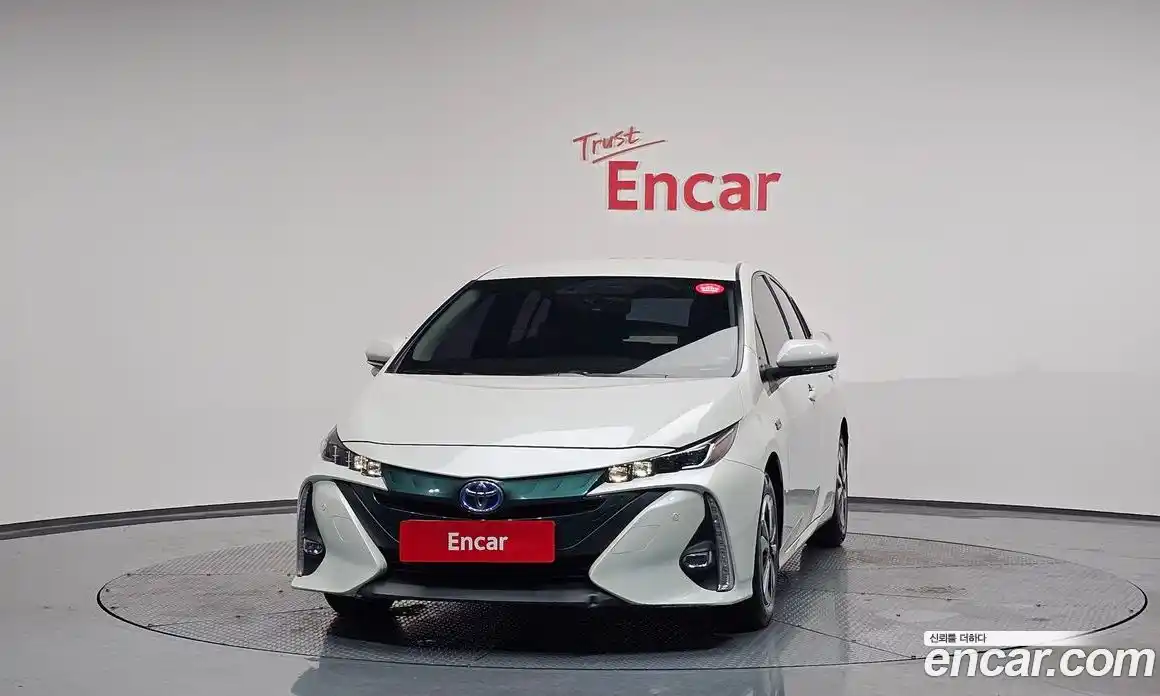 Toyota Prius 2017 1.8 Автомат в Москве № 199694, фото 3