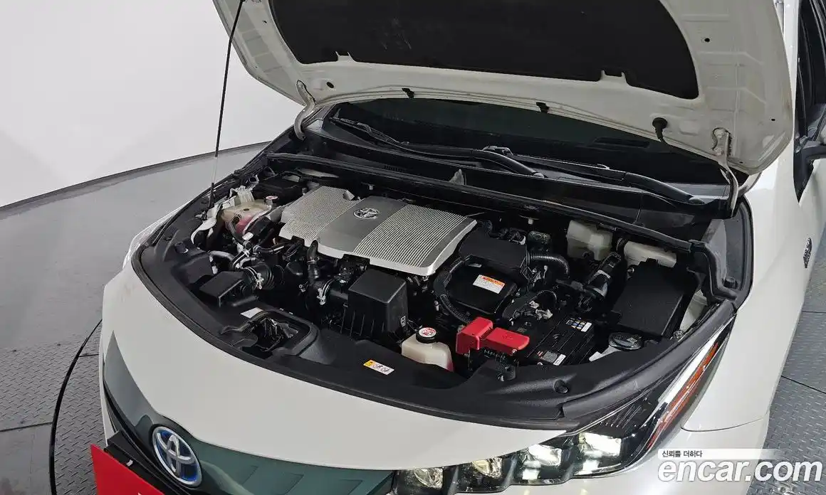 Toyota Prius 2017 1.8 Автомат в Москве № 199694, фото 6