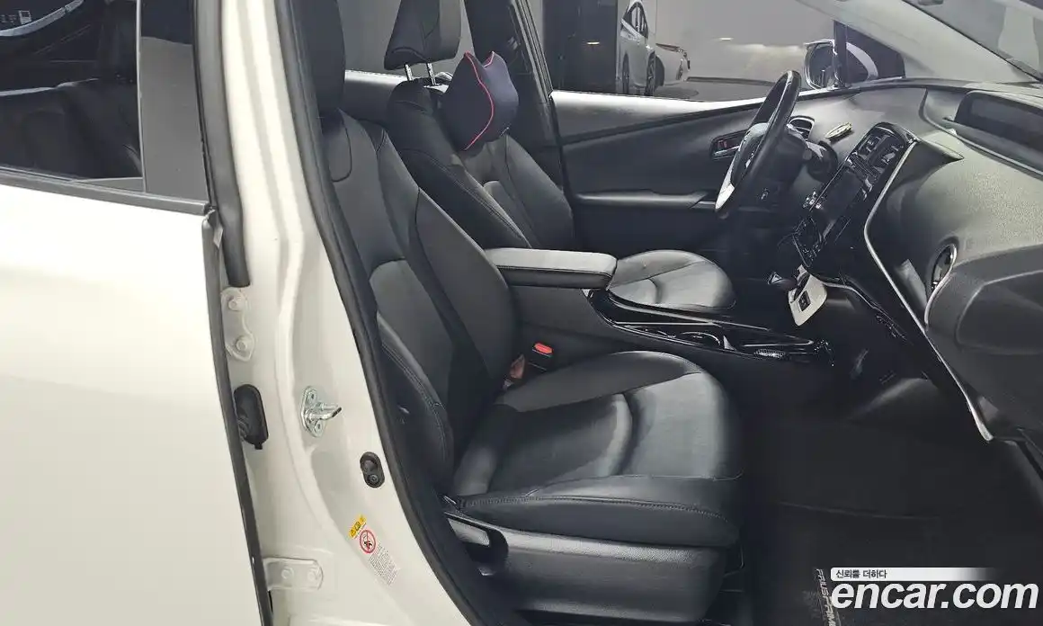 Toyota Prius 2017 1.8 Автомат в Москве № 199694, фото 10