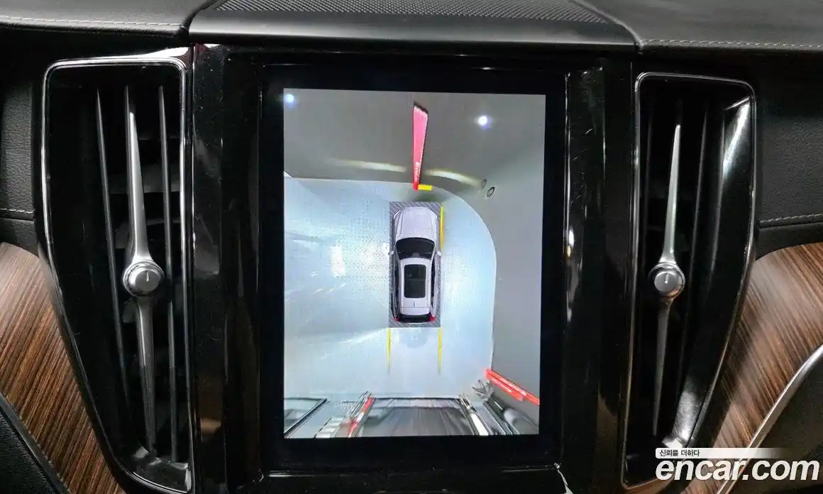 Volvo XC60 2023 2.0 Автомат в Москве № 212798, фото 15