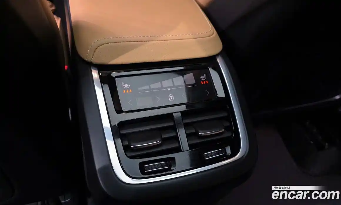 Volvo XC60 2023 2.0 Автомат в Москве № 212798, фото 19