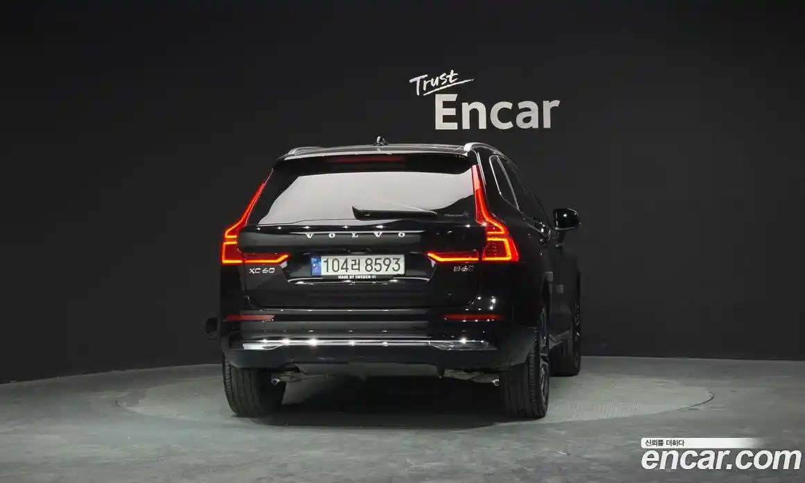 Volvo XC60 2023 2.0 Автомат в Москве № 212798, фото 4