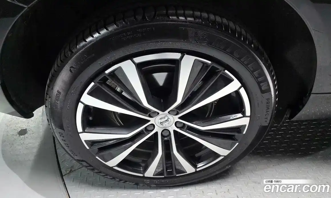 Volvo XC60 2023 2.0 Автомат в Москве № 212798, фото 5