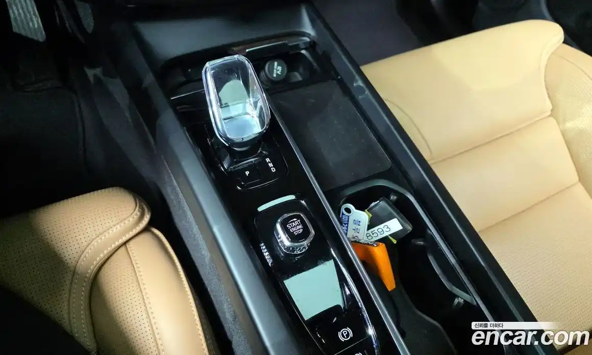 Volvo XC60 2023 2.0 Автомат в Москве № 212798, фото 9