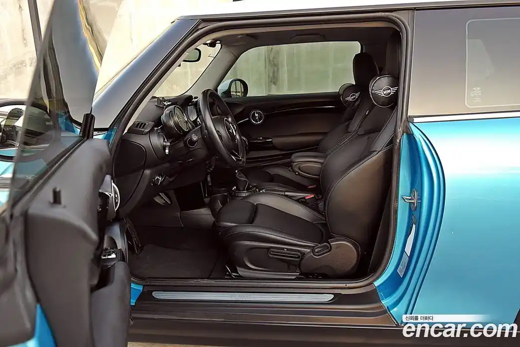 Mini Cooper 2015 1.5 Автомат в Москве № 214437, фото 13